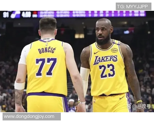 1997年NBA季后赛经典对决湖人队与爵士队的传奇时刻回顾