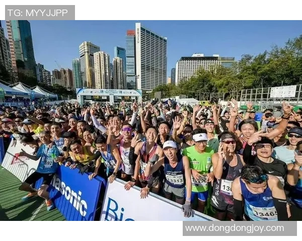 深圳城市马拉松评析：极限运动队展现灵活性与团队协作的精彩瞬间